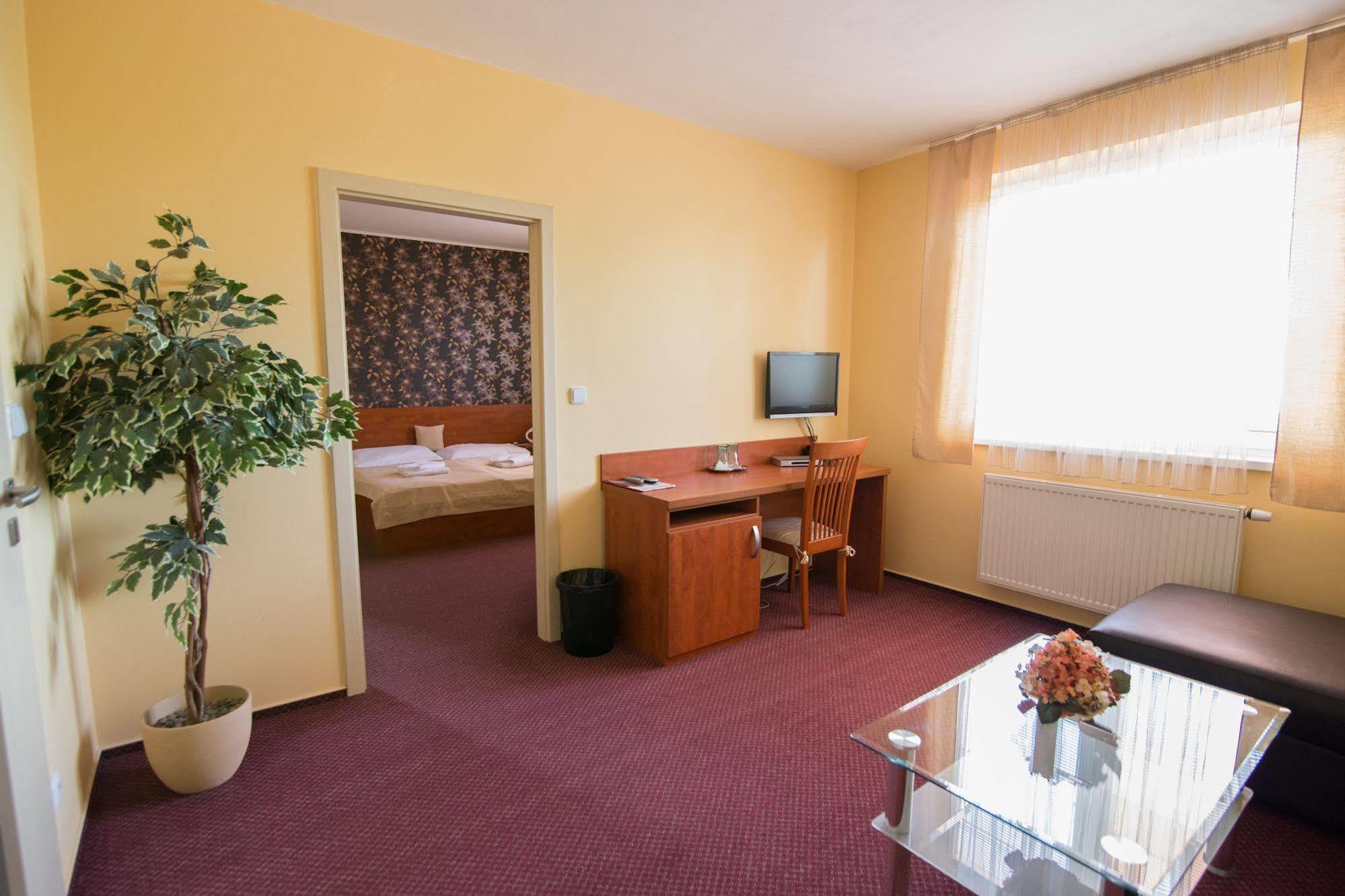 Hotel Olympionik Mělník Exterior foto